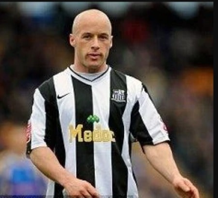 Luke Rodgers is likely not married or dating anyone.